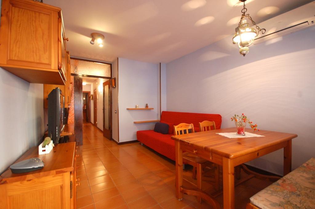 Lets Holidays Apartment Pool Terrace Тоса-де-Мар Екстер'єр фото